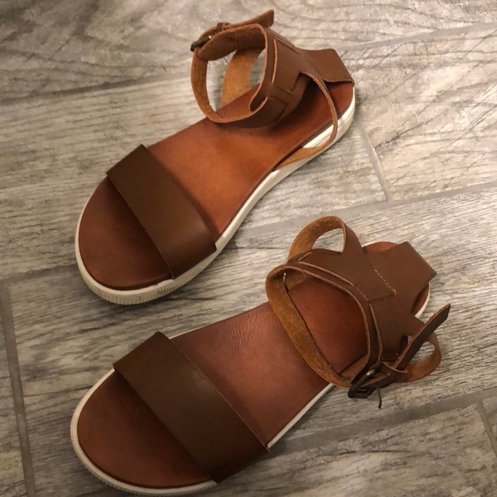MIA Sandals